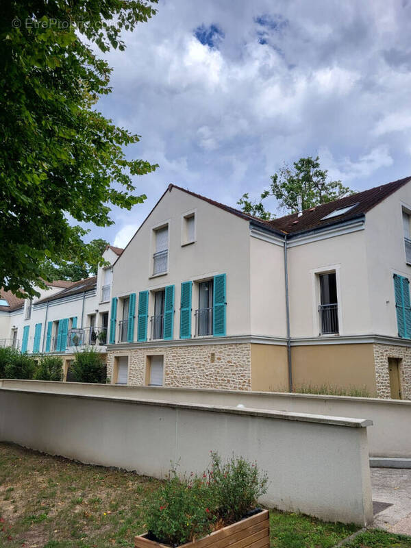 Appartement à LE MESNIL-LE-ROI