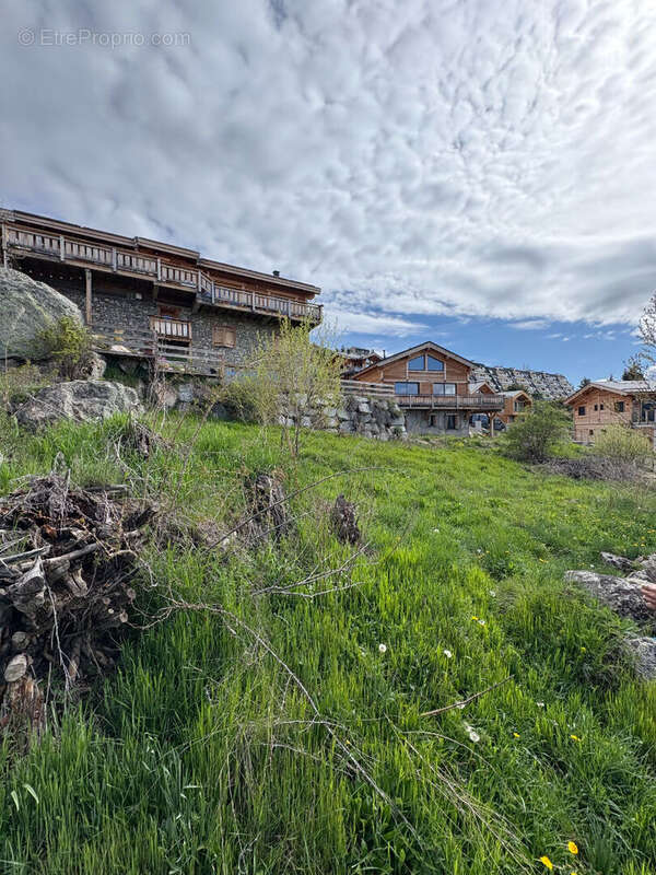 Terrain à FONT-ROMEU-ODEILLO-VIA