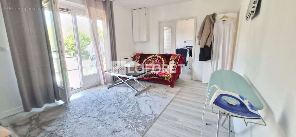 Maison à LE THILLAY