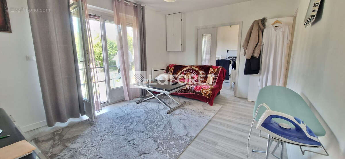 Maison à LE THILLAY