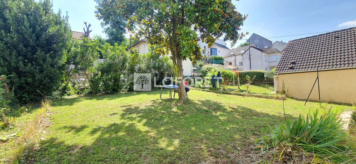 Maison à LE THILLAY