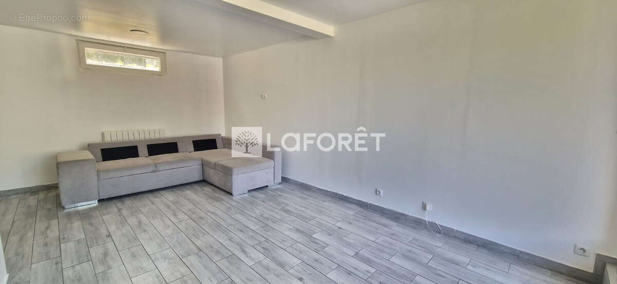 Maison à LE THILLAY