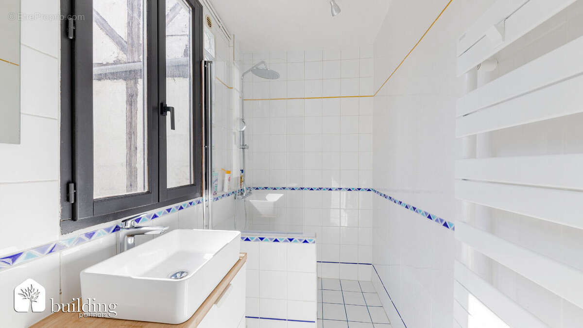 Appartement à LEVALLOIS-PERRET