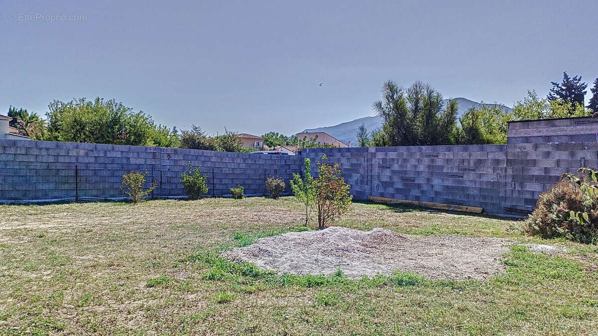 Terrain à LE BOULOU