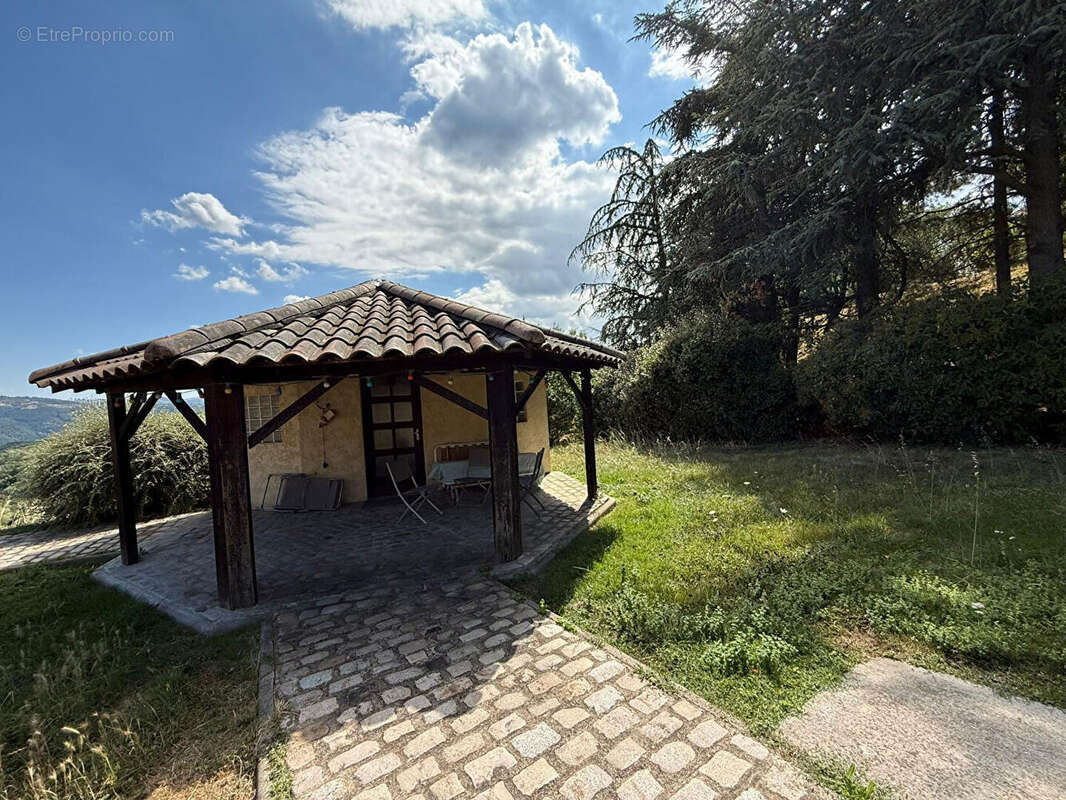 Maison à SAINT-JEAN-DE-MUZOLS