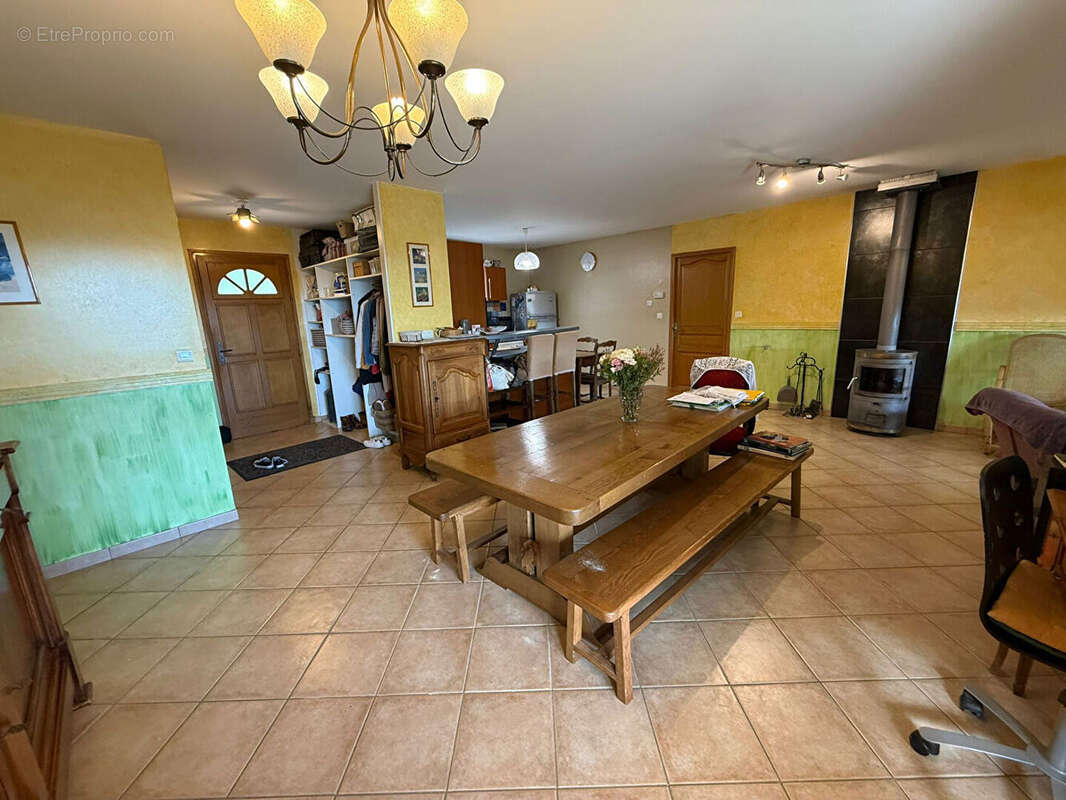 Maison à SAINT-JEAN-DE-MUZOLS