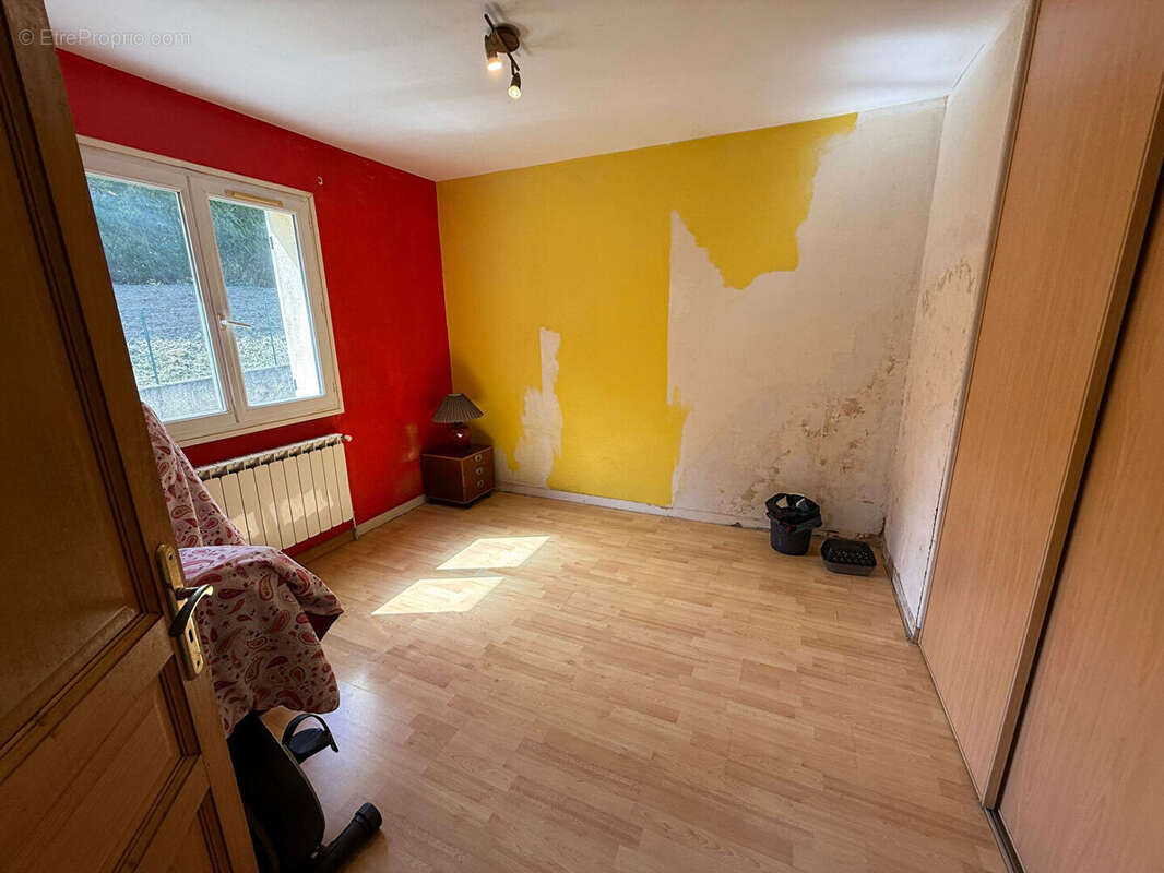 Maison à SAINT-JEAN-DE-MUZOLS