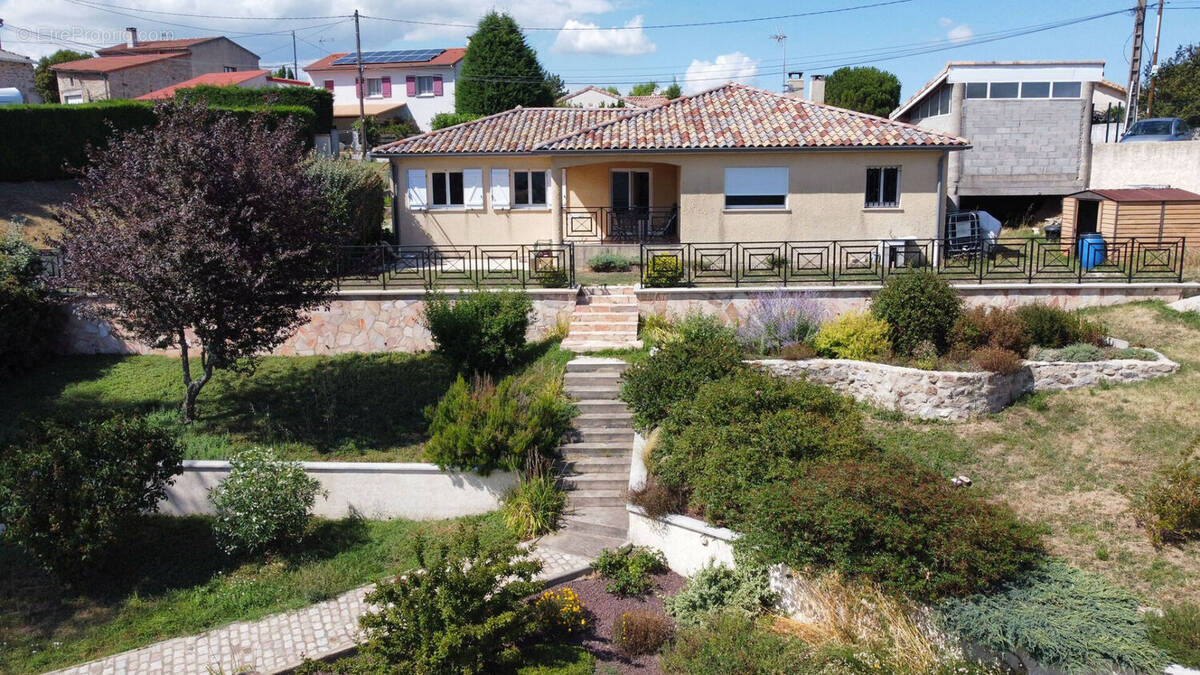 Maison à SAINT-JEAN-DE-MUZOLS