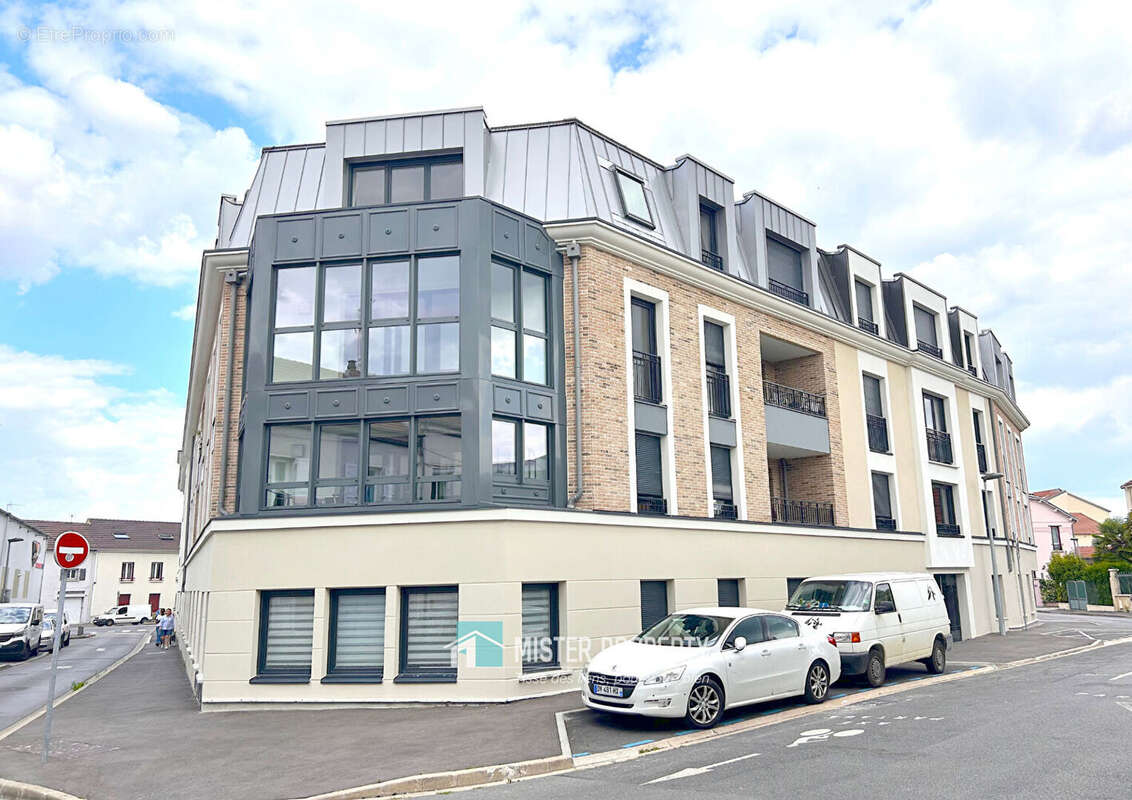 Appartement à HOUILLES