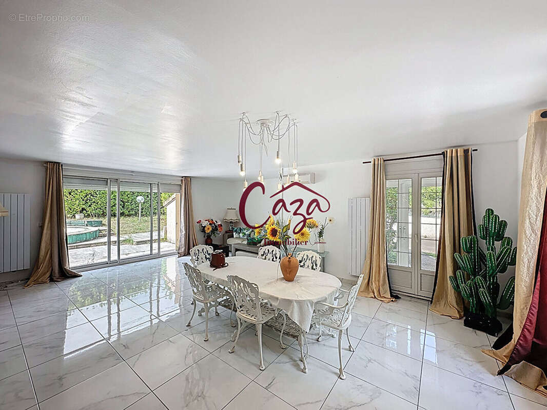 Maison à CAMBLANES-ET-MEYNAC