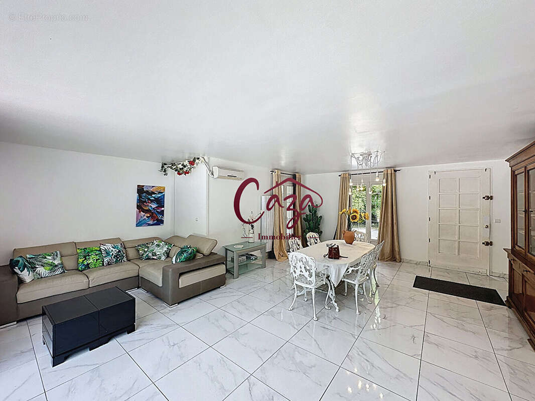 Maison à CAMBLANES-ET-MEYNAC