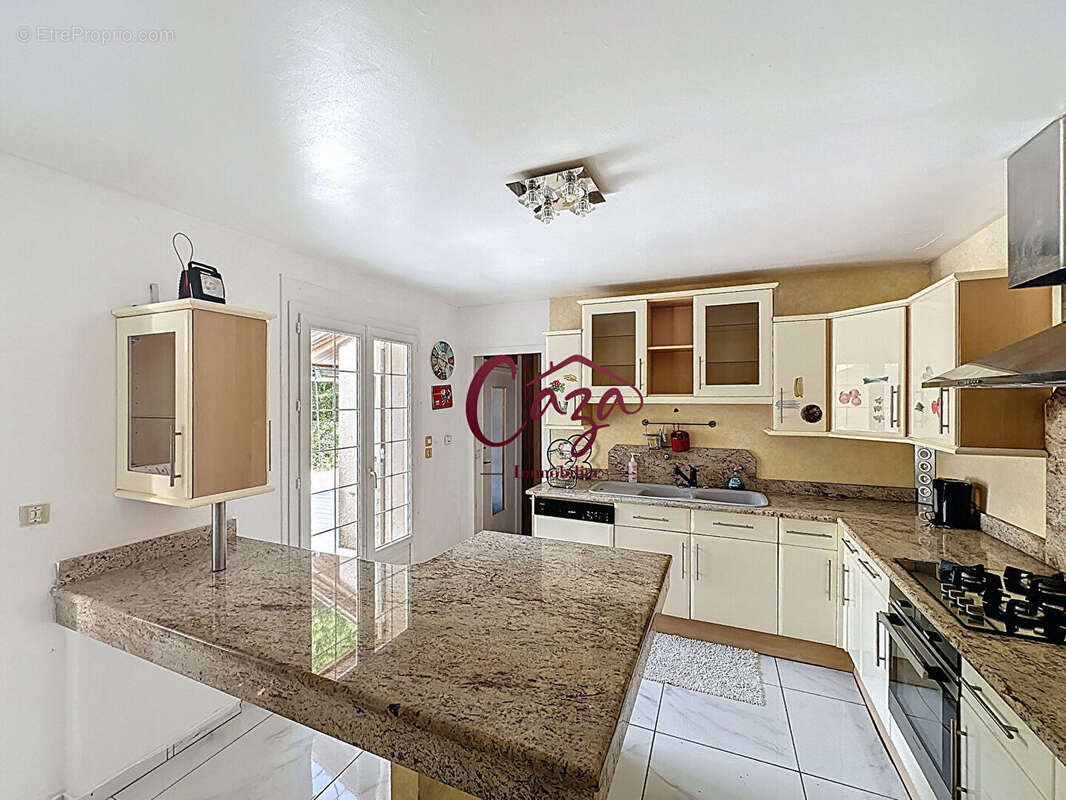 Maison à CAMBLANES-ET-MEYNAC