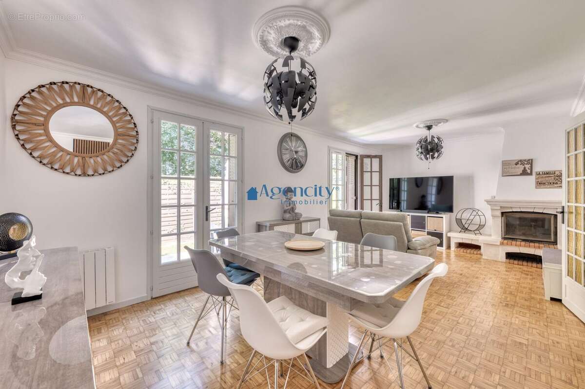 Maison à NOISY-LE-GRAND