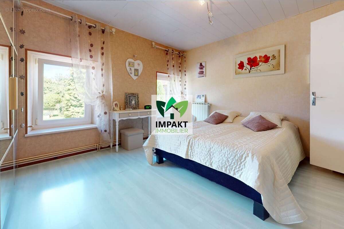 Maison à LACHAPELLE-SOUS-CHAUX