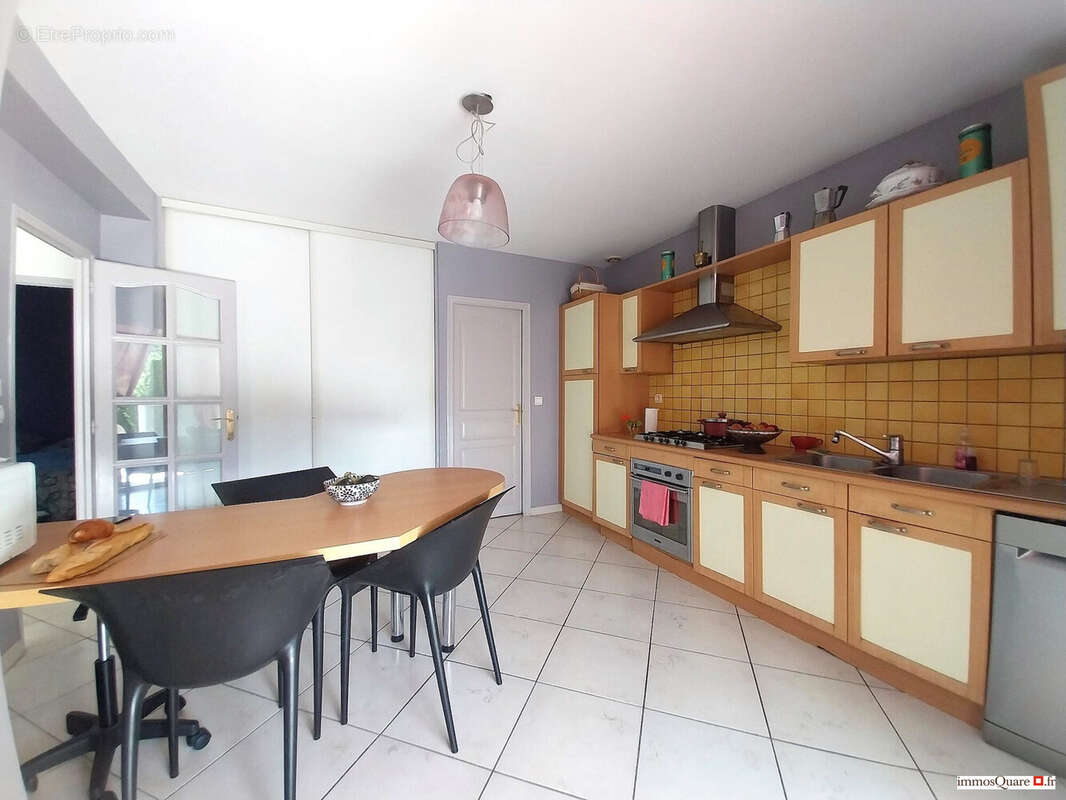 Maison à SAINT-NAZAIRE-LES-EYMES