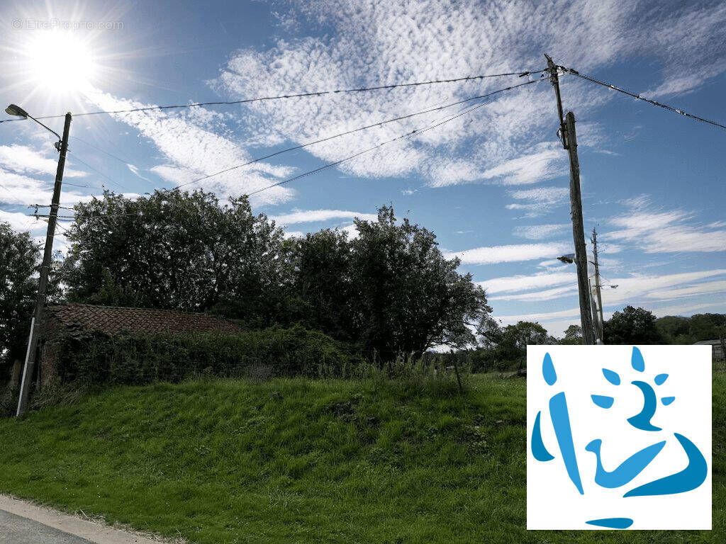 Terrain à PUILLY-ET-CHARBEAUX