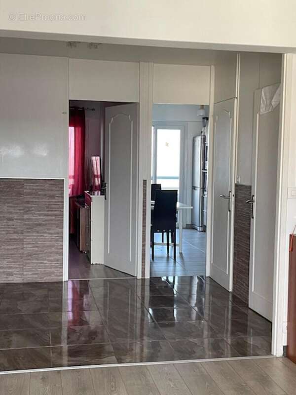 Photo 2 - Appartement à CALUIRE-ET-CUIRE