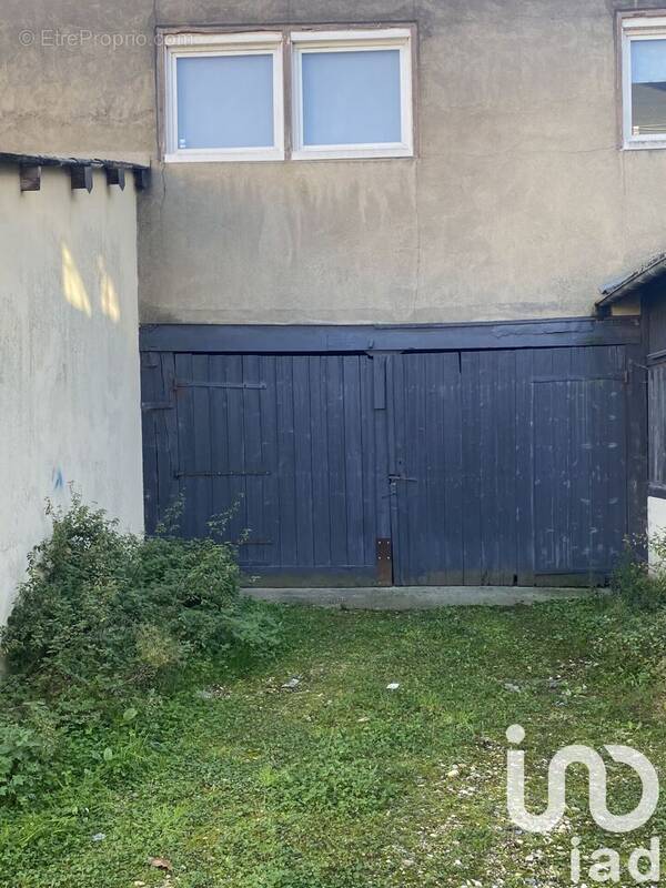 Photo 1 - Parking à MONTIVILLIERS