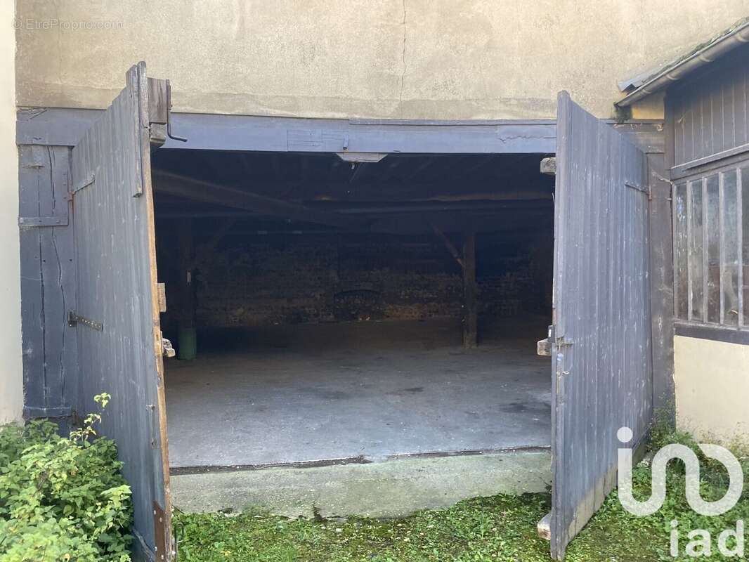 Photo 5 - Parking à MONTIVILLIERS