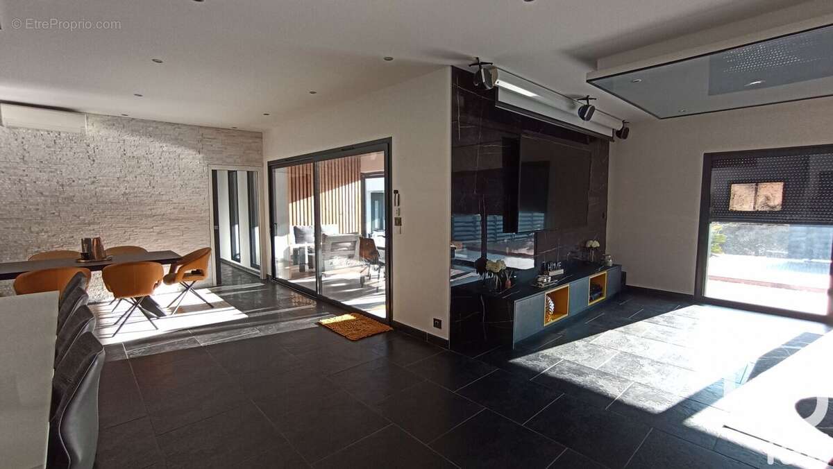 Photo 9 - Maison à LES TOURRETTES