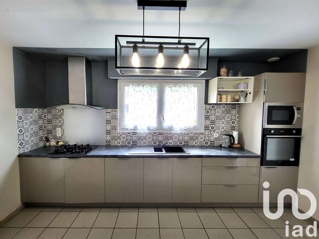 Photo 2 - Maison à CHATELLERAULT