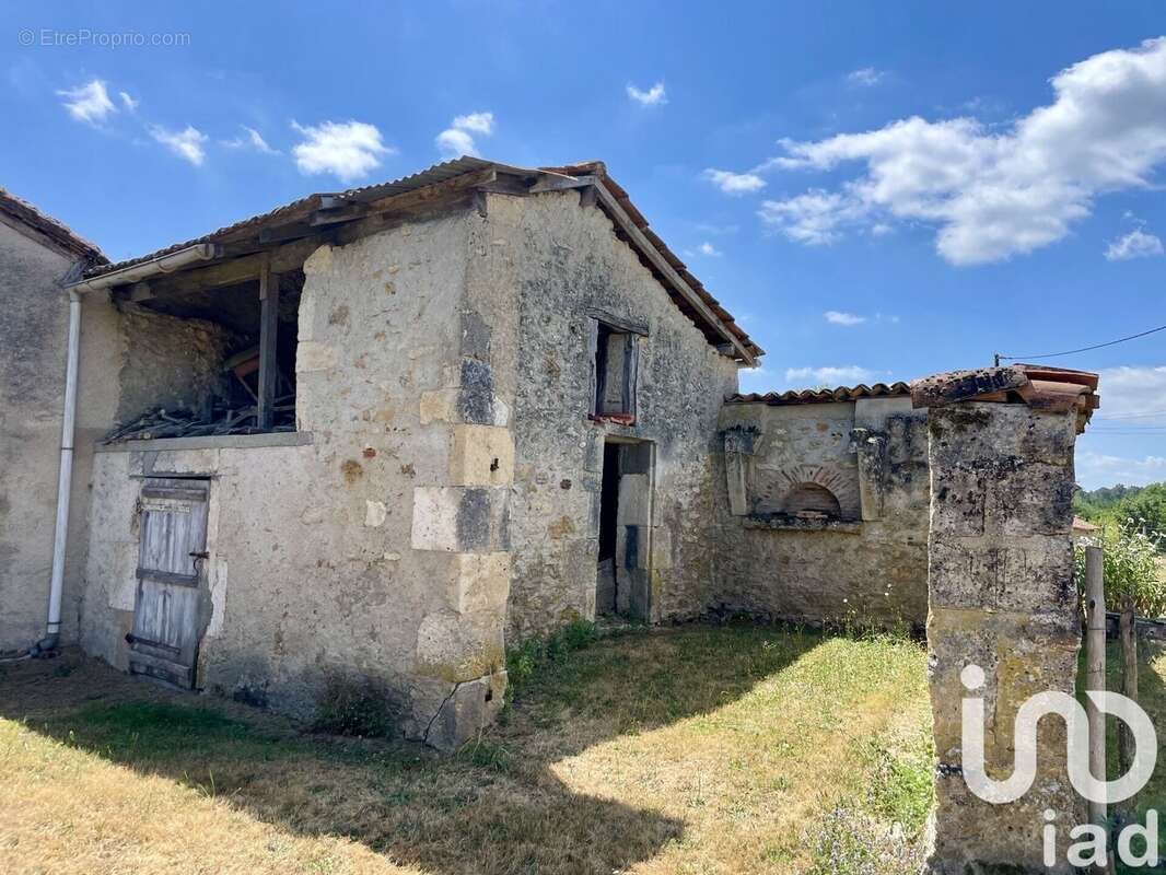 Photo 4 - Maison à MILHAC-DE-NONTRON