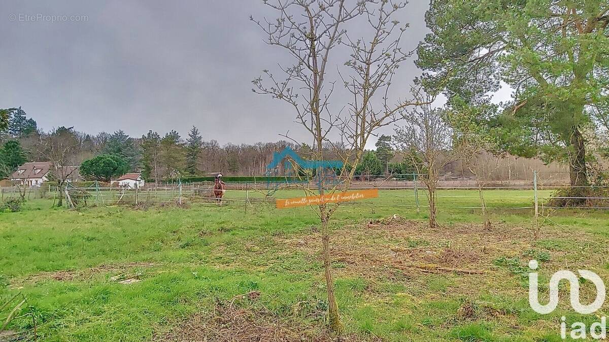 Photo 1 - Terrain à DHUIZON