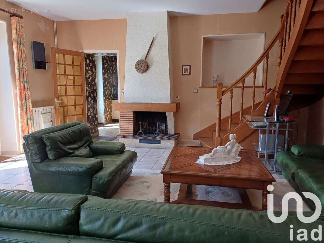 Photo 3 - Maison à VARENNES