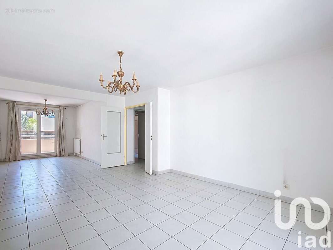 Photo 5 - Appartement à VILLEURBANNE
