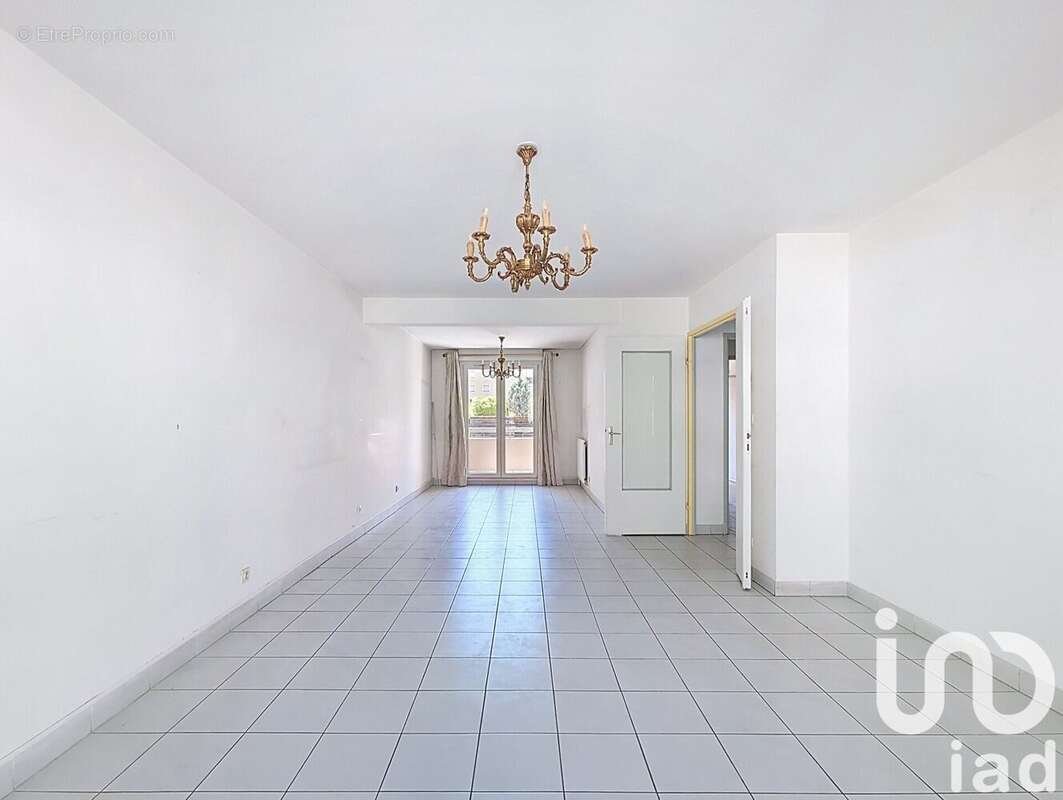 Photo 6 - Appartement à VILLEURBANNE