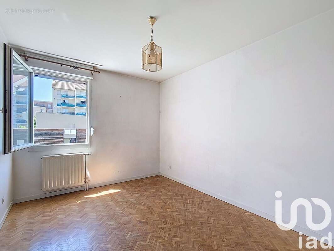 Photo 8 - Appartement à VILLEURBANNE