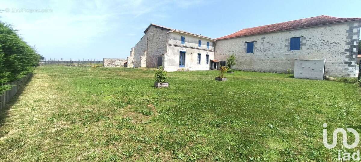 Photo 3 - Maison à LE FOUILLOUX