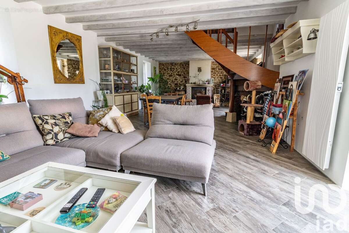 Photo 5 - Maison à BEAULIEU-SOUS-LA-ROCHE