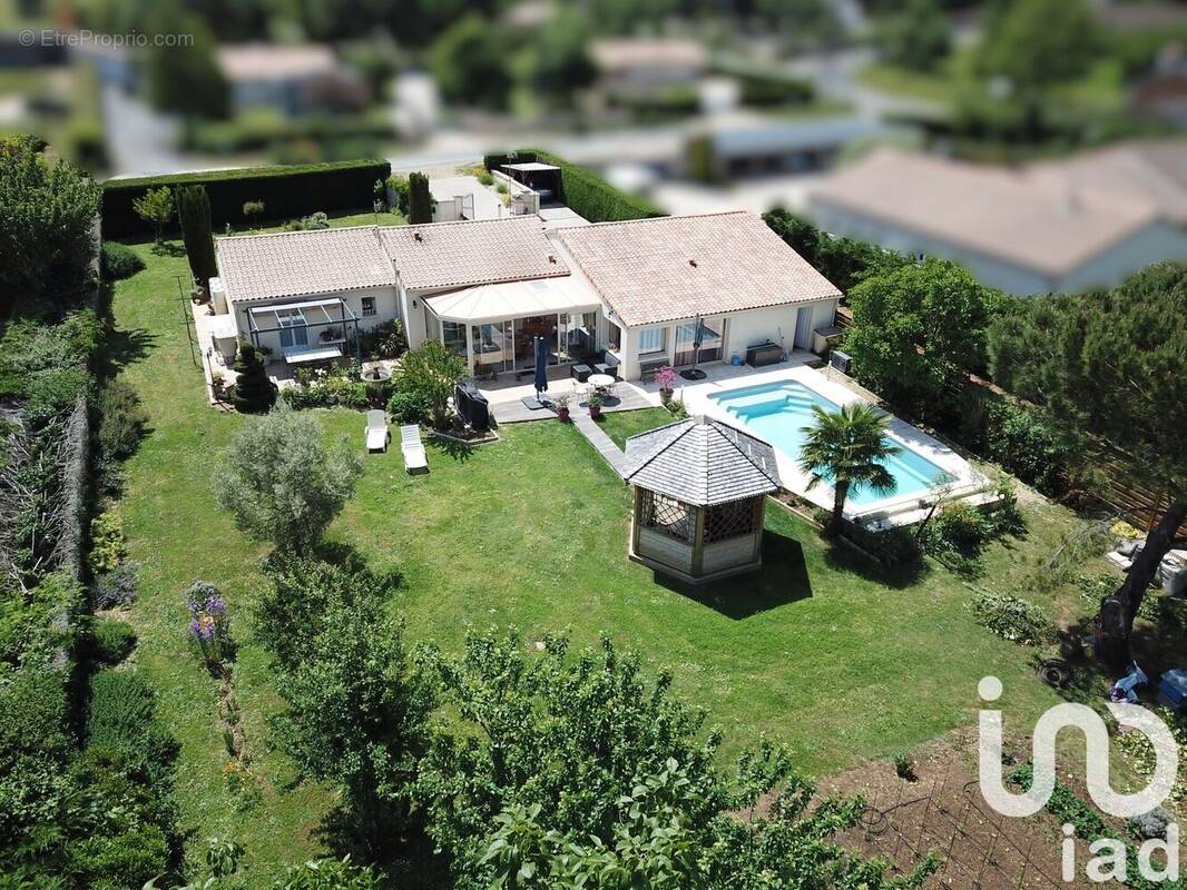 Photo 1 - Maison à ITEUIL