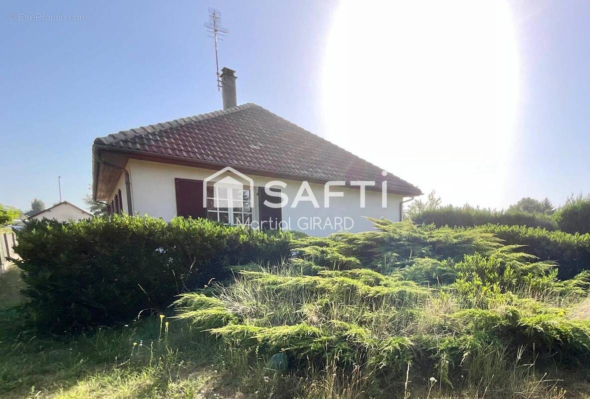 Photo 1 - Maison à MEHUN-SUR-YEVRE