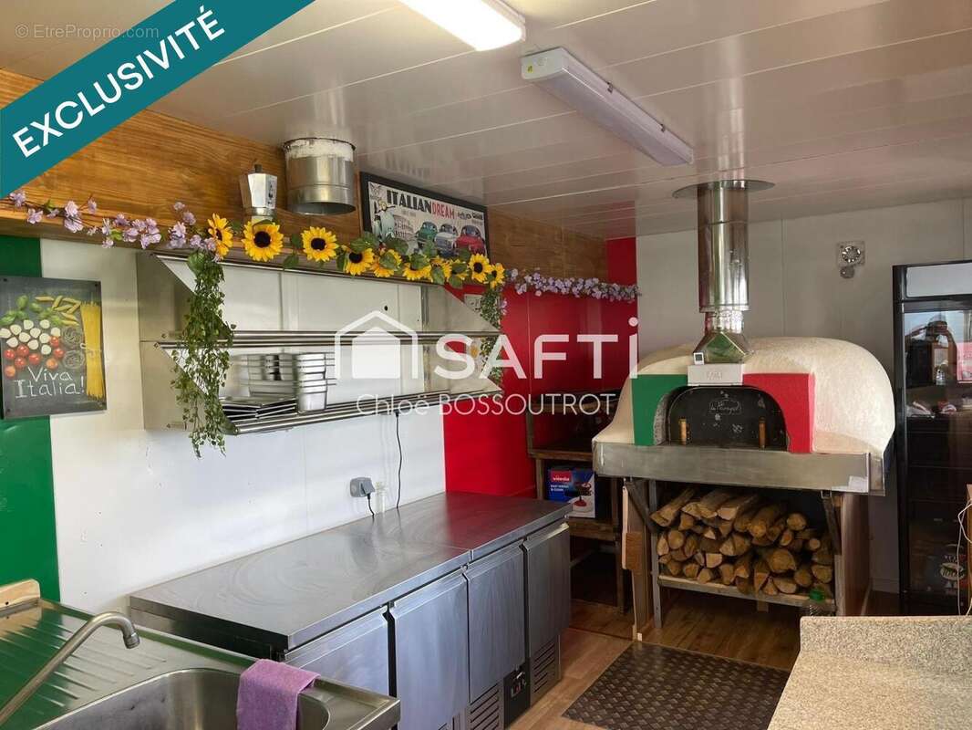 Photo 2 - Commerce à AVRILLE