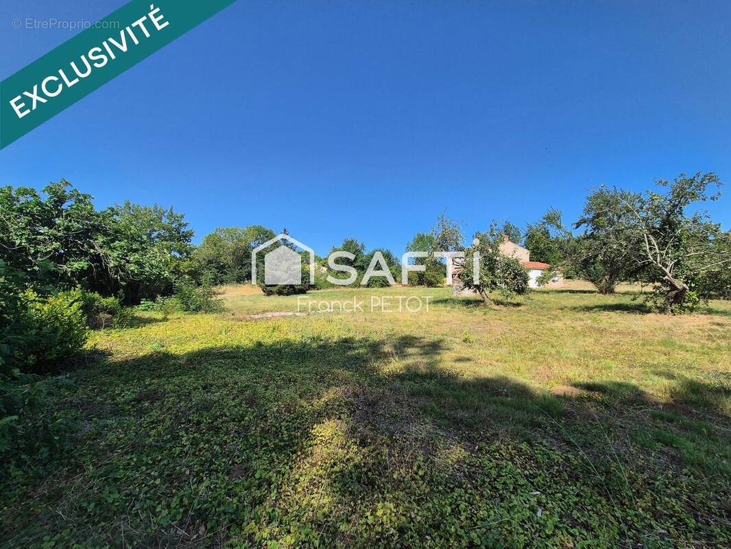 Photo 1 - Terrain à SAINT-CYR-EN-TALMONDAIS
