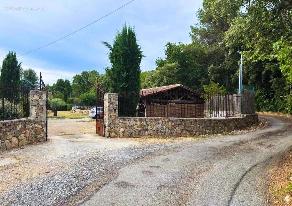 Photo 2 - Maison à LORGUES