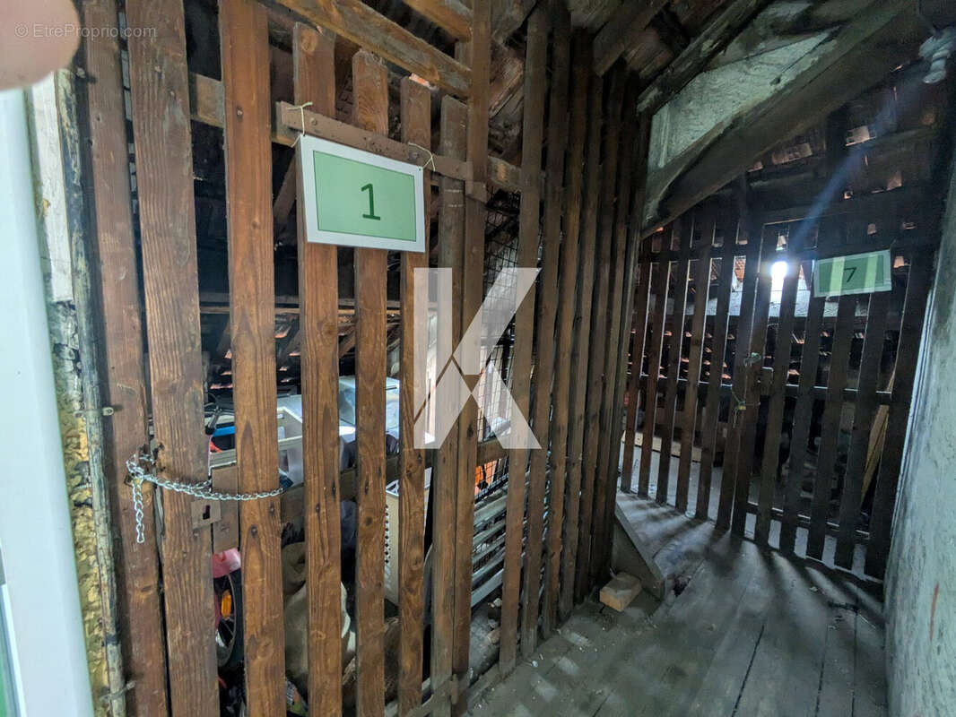 Pièce de stockage du grenier - Appartement à ARGENTEUIL