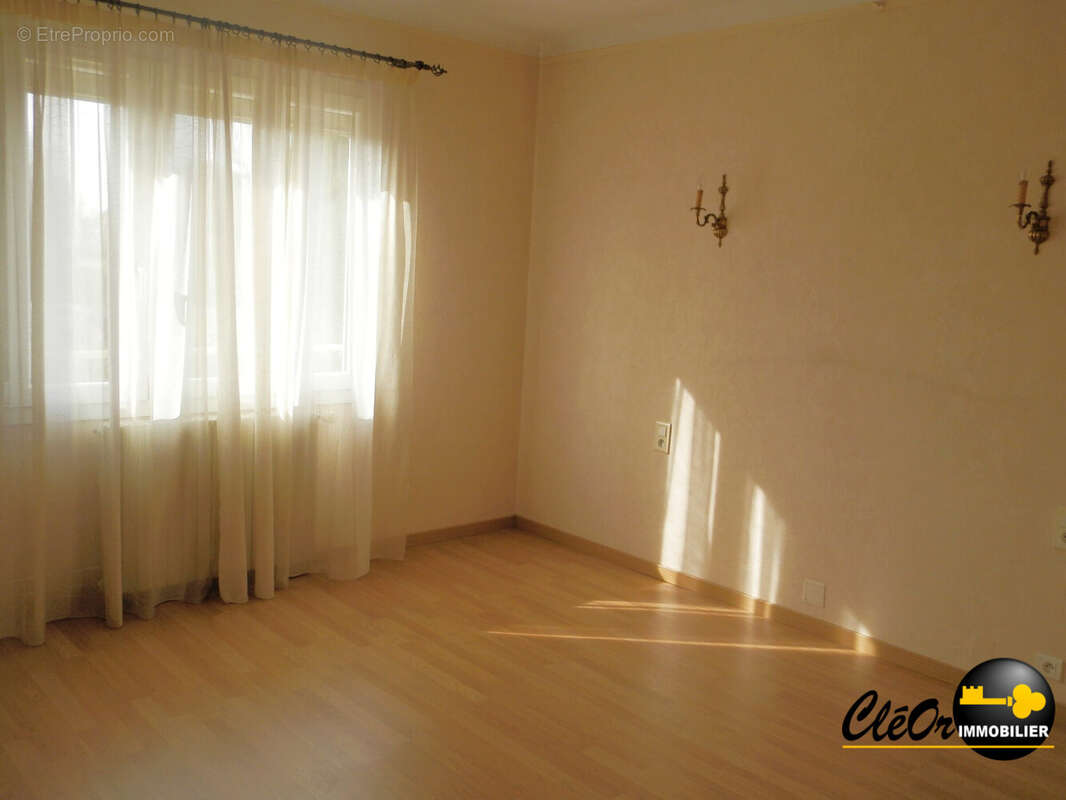 Maison à SAINT-VINCENT-EN-BRESSE