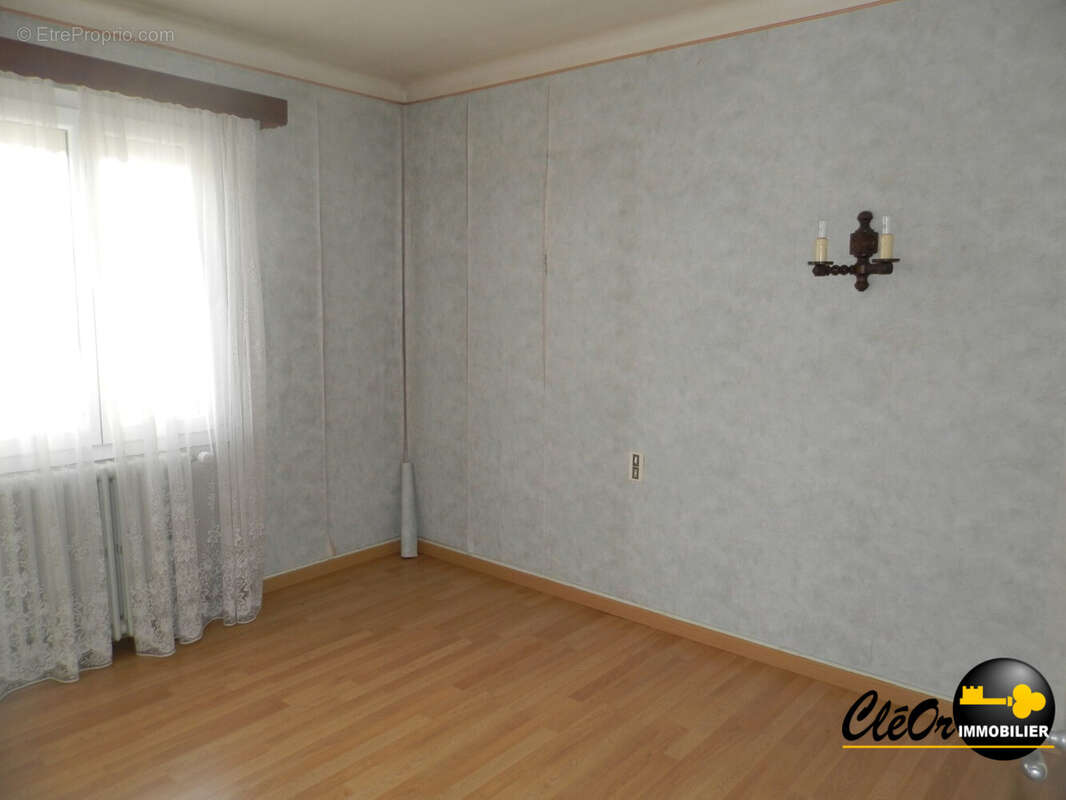 Maison à SAINT-VINCENT-EN-BRESSE