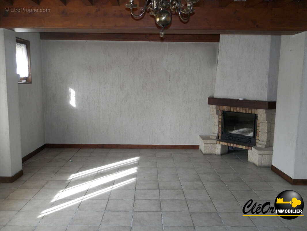 Maison à SAINT-VINCENT-EN-BRESSE