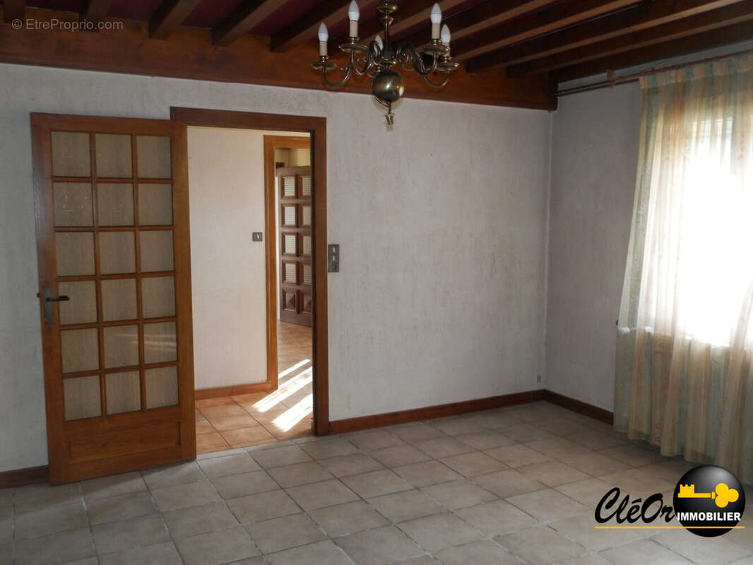 Maison à SAINT-VINCENT-EN-BRESSE