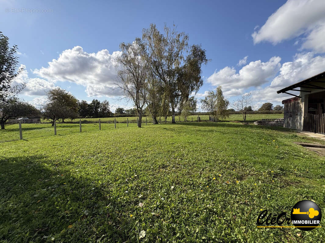 Maison à SAVIGNY-SUR-SEILLE