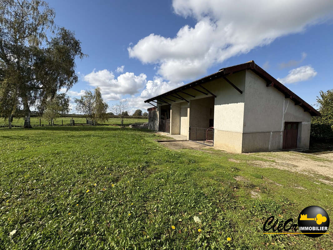 Maison à SAVIGNY-SUR-SEILLE