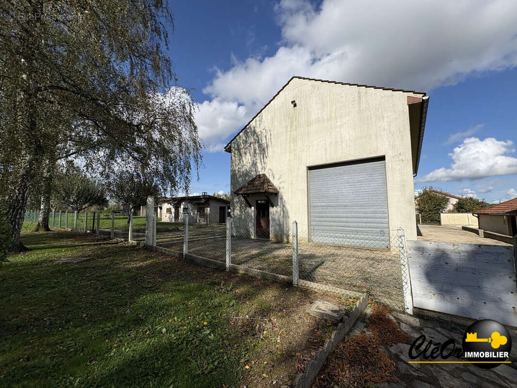Maison à SAVIGNY-SUR-SEILLE