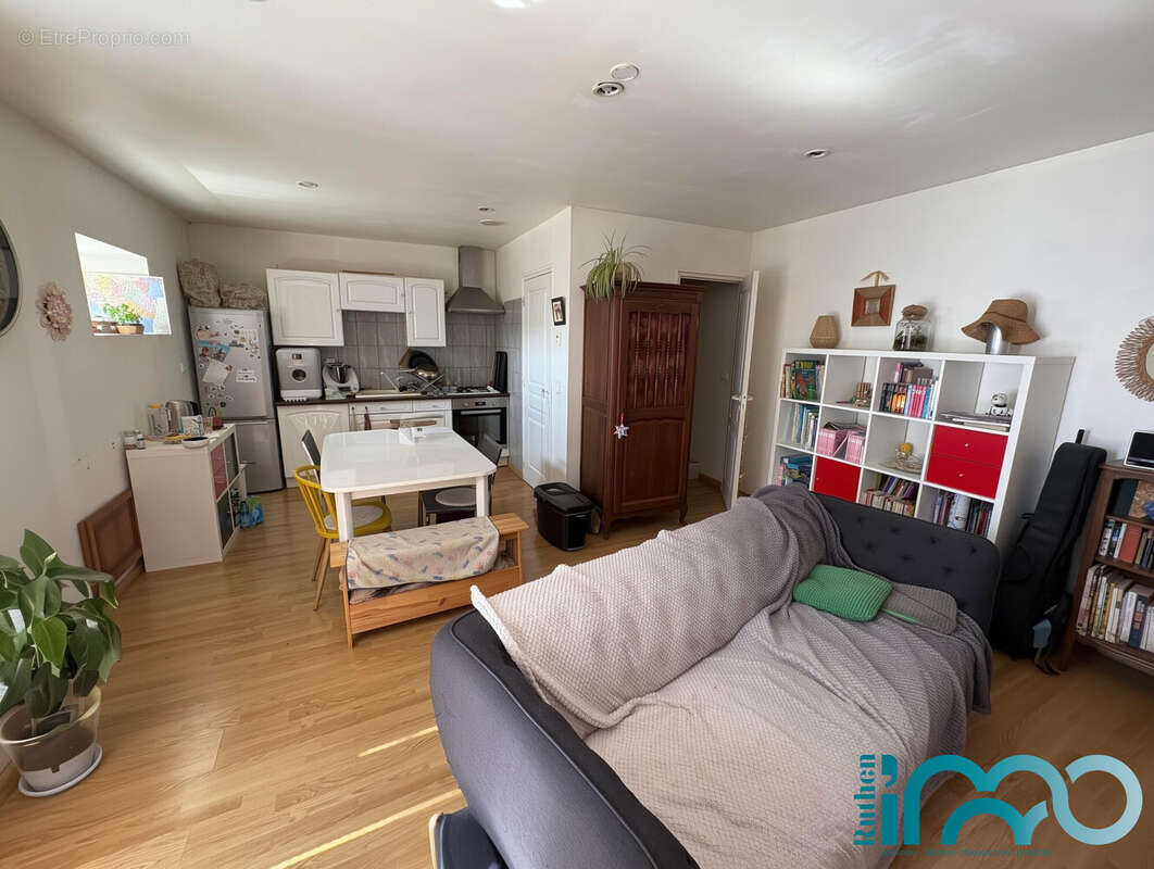 Maison à SALLES-LA-SOURCE