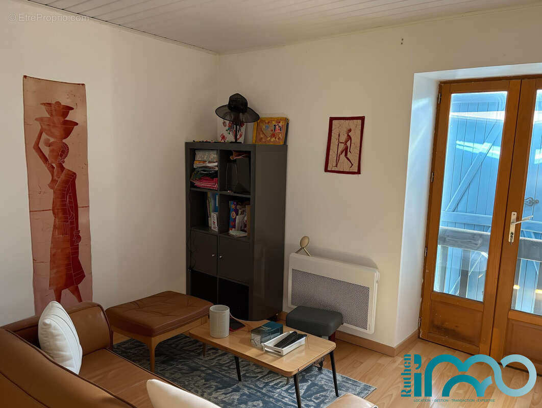 Maison à SALLES-LA-SOURCE