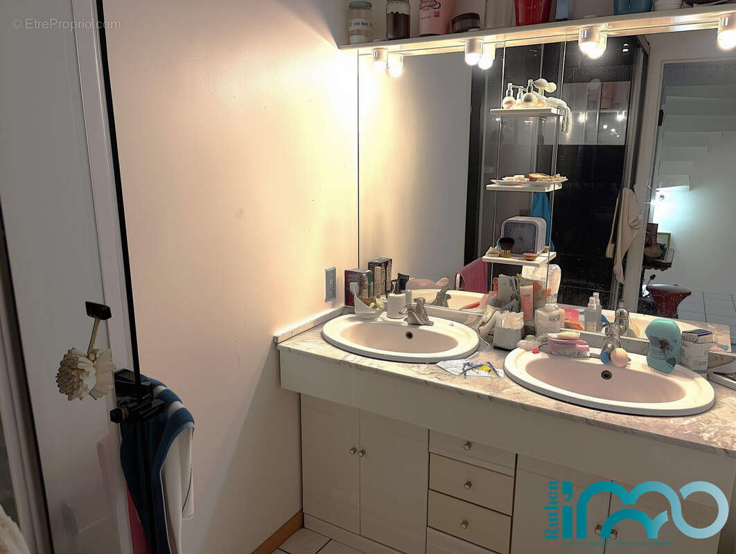 Maison à SALLES-LA-SOURCE