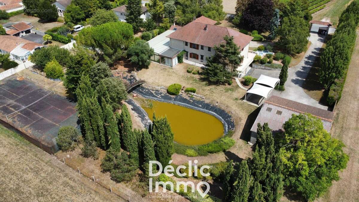 Maison à BARBEZIEUX-SAINT-HILAIRE